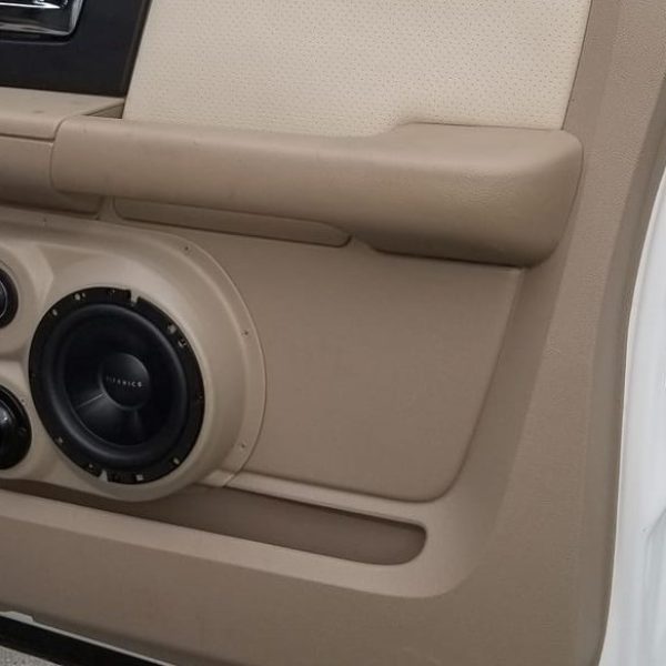 customer image Speaker Upgrade for the Front Door of your 2003-2006 Ford Expedition. Easy installation of a Dual 6.5" Midrange and Dual 3.5" Super Tweeter for the most powerful car stereo possible.