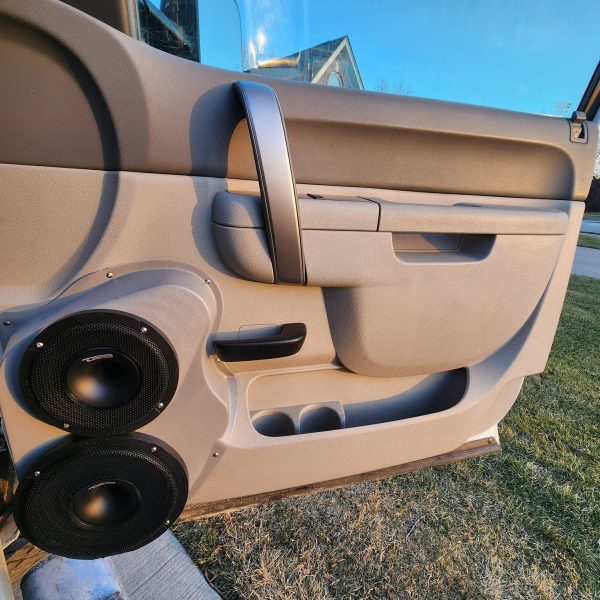 customer image Speaker Upgrade for the Front Door of your 2007-2013 Chevrolet Silverado, GMC Sierra. Easy installation of a Dual 6.5" Midrange for the most powerful car stereo possible.