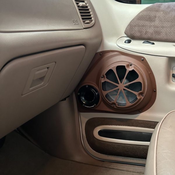 Front Door Custom Speaker Pods for the 1997-2001 Ford Explorer to hold 6.5 in and 3.5 in speakers for car audio installation upgrade