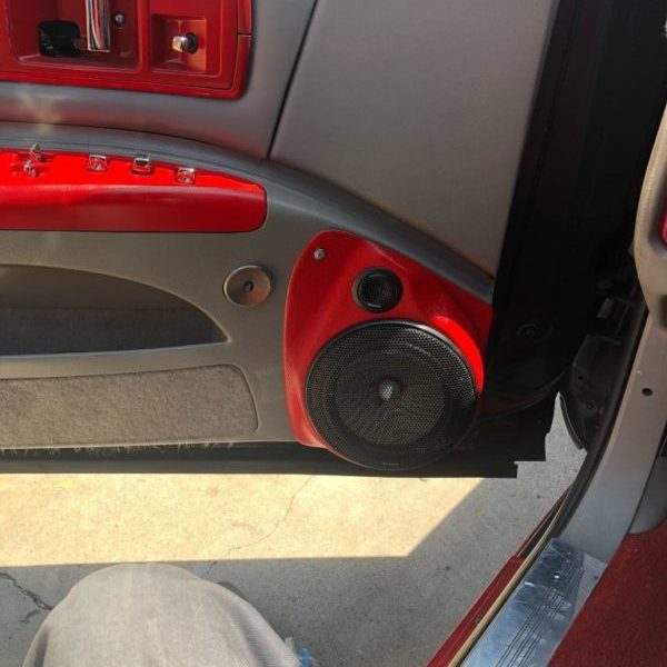 customer image Speaker Upgrade for the Front Door of your 1992-1996 Chevrolet Caprice, Impala SS. Easy installation of a 6.5" Component Set for the most powerful car stereo possible.