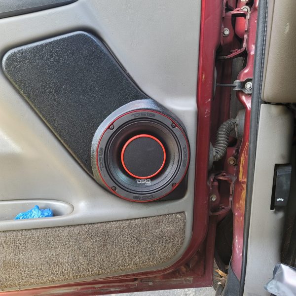 center ortho Speaker Upgrade for the Front Door of your 2000-2006 Chevrolet Tahoe, Suburban, Avalanche, Silverado. GMC Yukon, Sierra. Cadillac Escalade. Easy installation of a Single 6.5" Midrange for the most powerful car stereo possible.