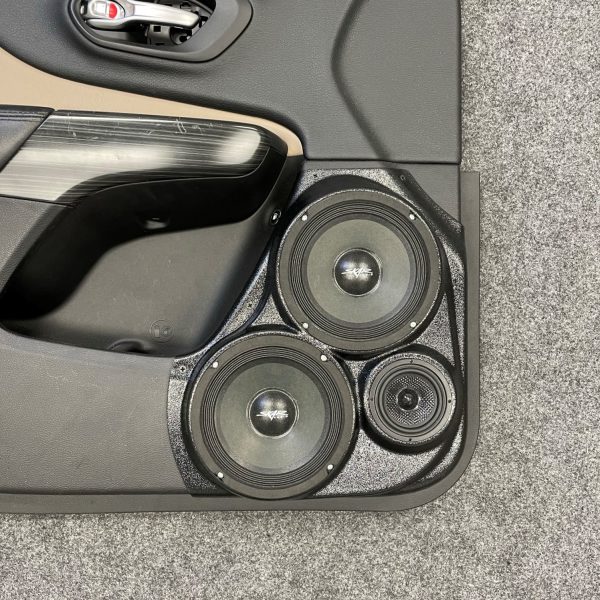 center ortho Speaker Upgrade for the Front Door of your 2014-2023 Jeep Cherokee. Easy installation of a Dual 6.5" Midrange and Single 3.5" Super Tweeter for the most powerful car stereo possible.