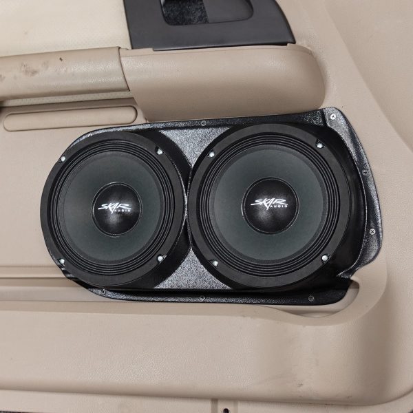 right 1 Speaker Upgrade for the Front Door of your 2003-2006 Ford Expedition. Easy installation of a Dual 8" Midrange for the most powerful car stereo possible.