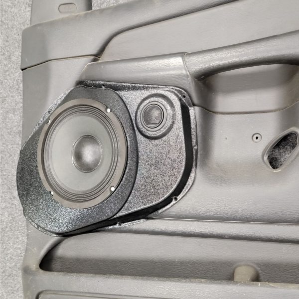 right ortho Speaker Upgrade for the Front Door of your 2002-2005 Dodge Ram. Easy installation of a 8" Midrange and Tweeter for the most powerful car stereo possible.