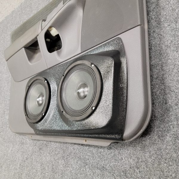 right ortho Speaker Upgrade for the Front Door of your 2002-2005 Ford Explorer. Easy installation of a Dual 6.5" Midrange for the most powerful car stereo possible.