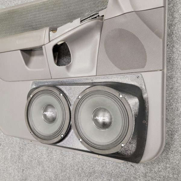 right ortho Speaker Upgrade for the Front Door of your 2002-2005 Ford Explorer. Easy installation of a Dual 8" Midrange for the most powerful car stereo possible.