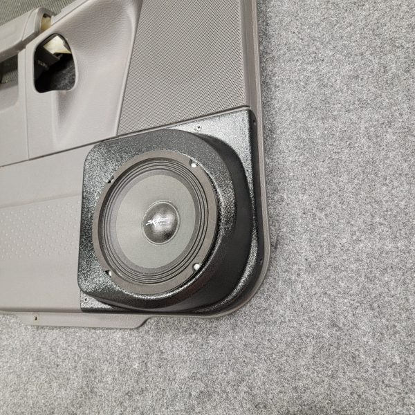 right ortho Speaker Upgrade for the Rear Door of your 2002-2005 Ford Explorer. Easy installation of a Single 6.5" Midrange for the most powerful car stereo possible.