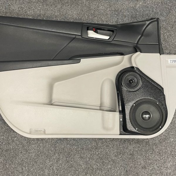 top center Speaker Upgrade for the Front Door of your 2012-2017 Toyota Camry. Easy installation of a 6.5" and 3.5" Midrange or Tweeter for the most powerful car stereo possible.